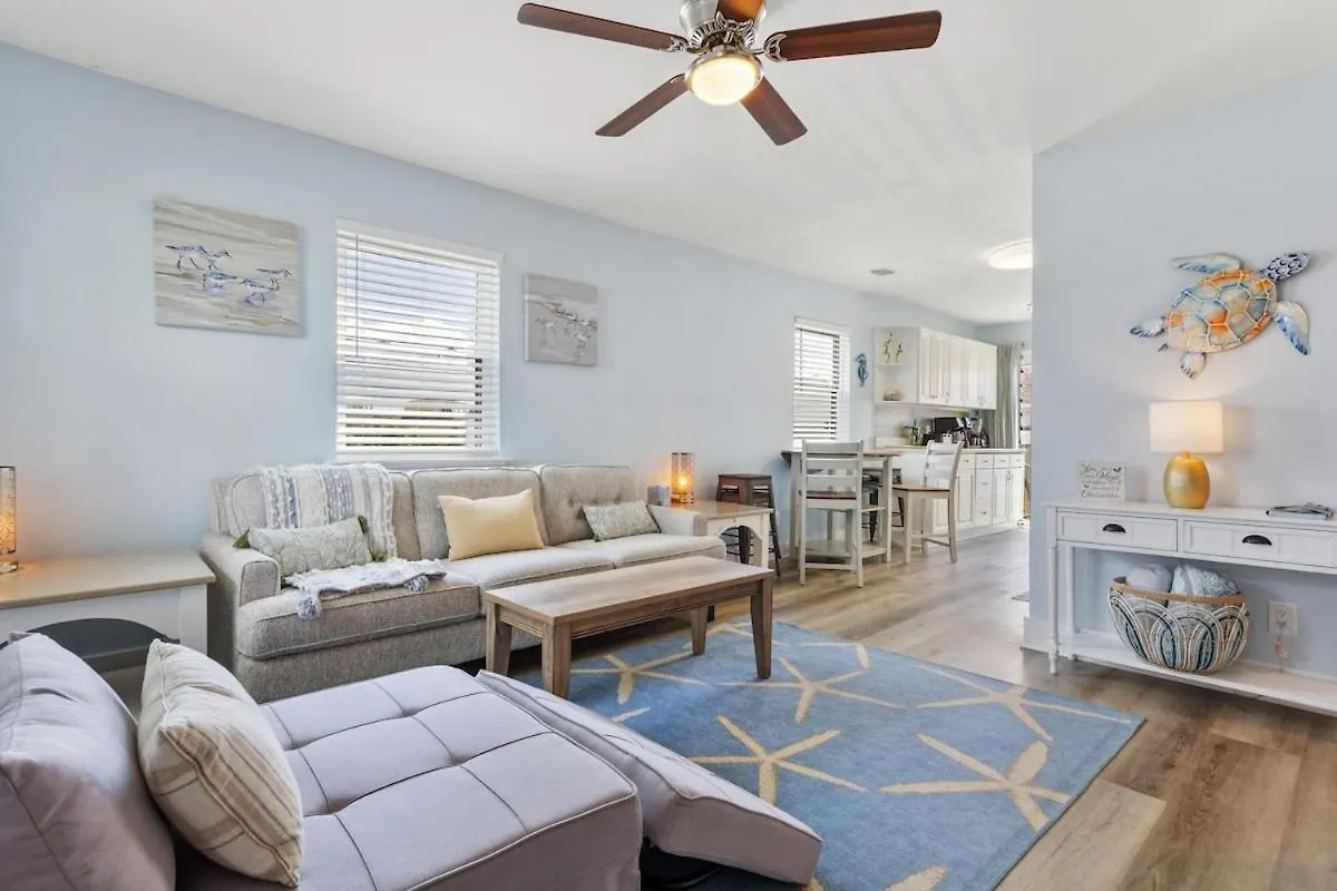 Secluded 2Br-2Ba Condo - 5 Minute Walk To The Gulf Destin Holiday home