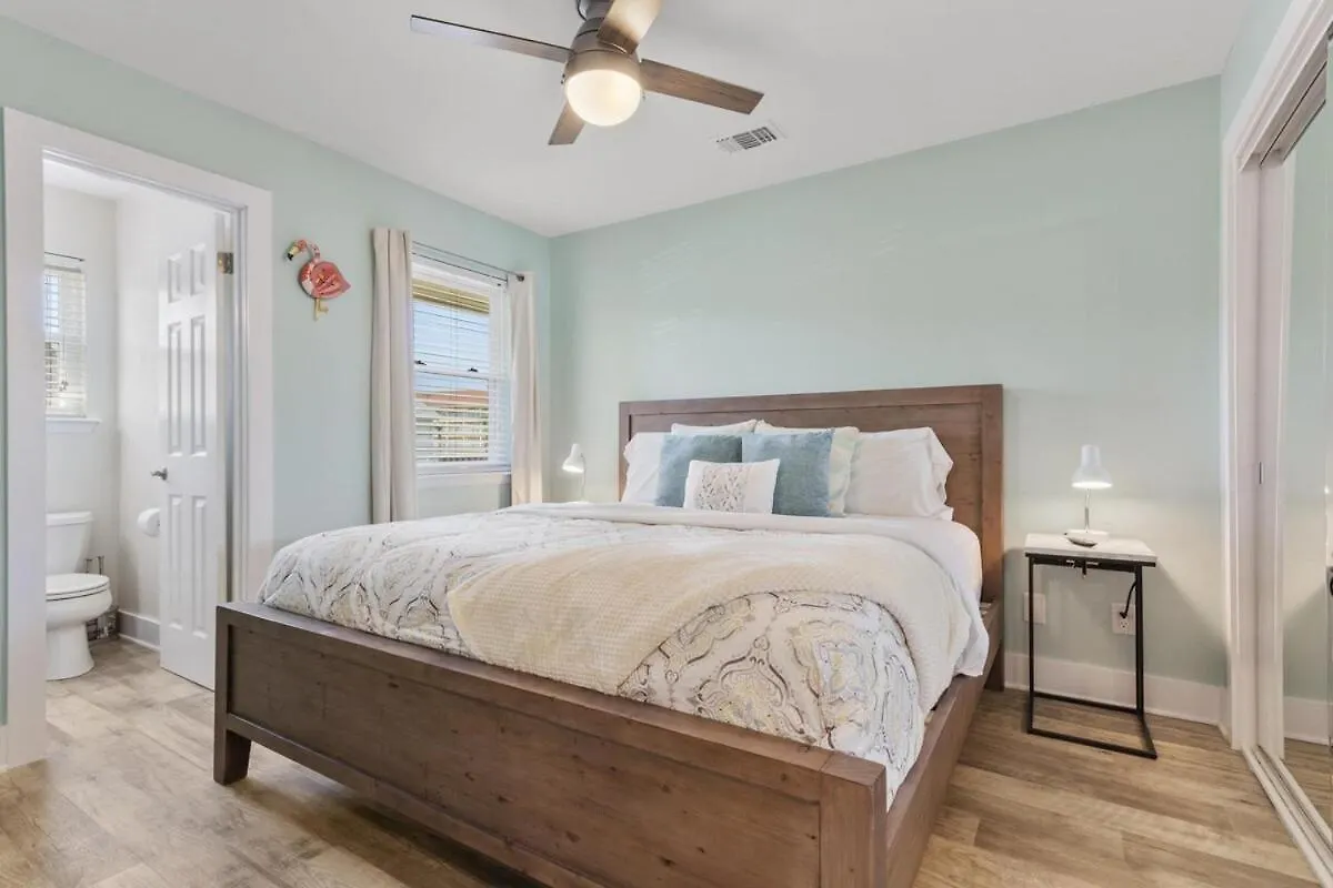 Secluded 2Br-2Ba Condo - 5 Minute Walk To The Gulf Destin 0*,  United States